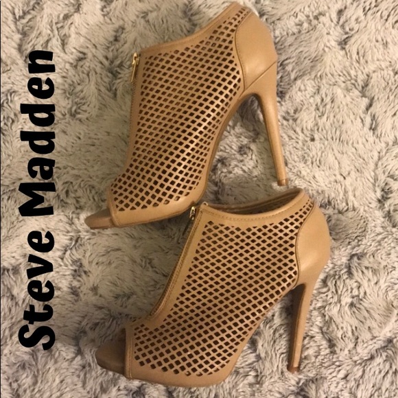 Steve Madden Shoes - 💖Steve Madden Open Toe Heels💖